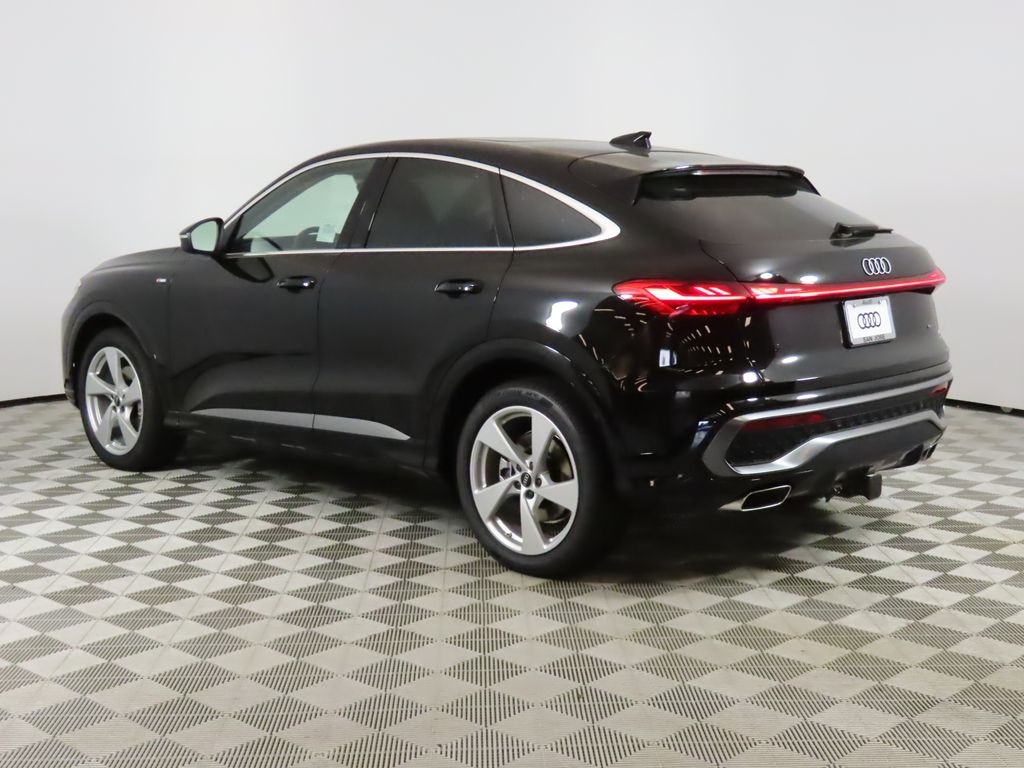 New 2025 Audi Q5 2.0T Premium SUV