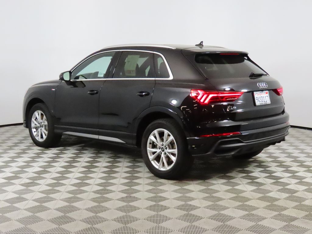 2025 Audi Q3 Premium Plus photo 2