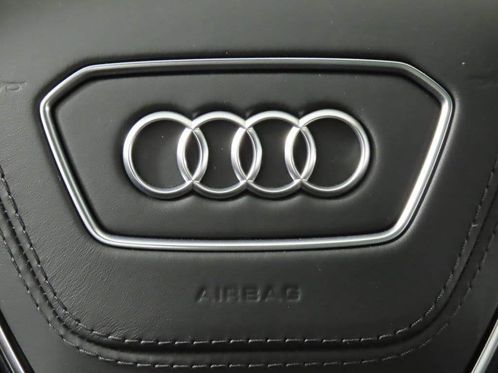 2025 Audi A8 Base - Photo 17