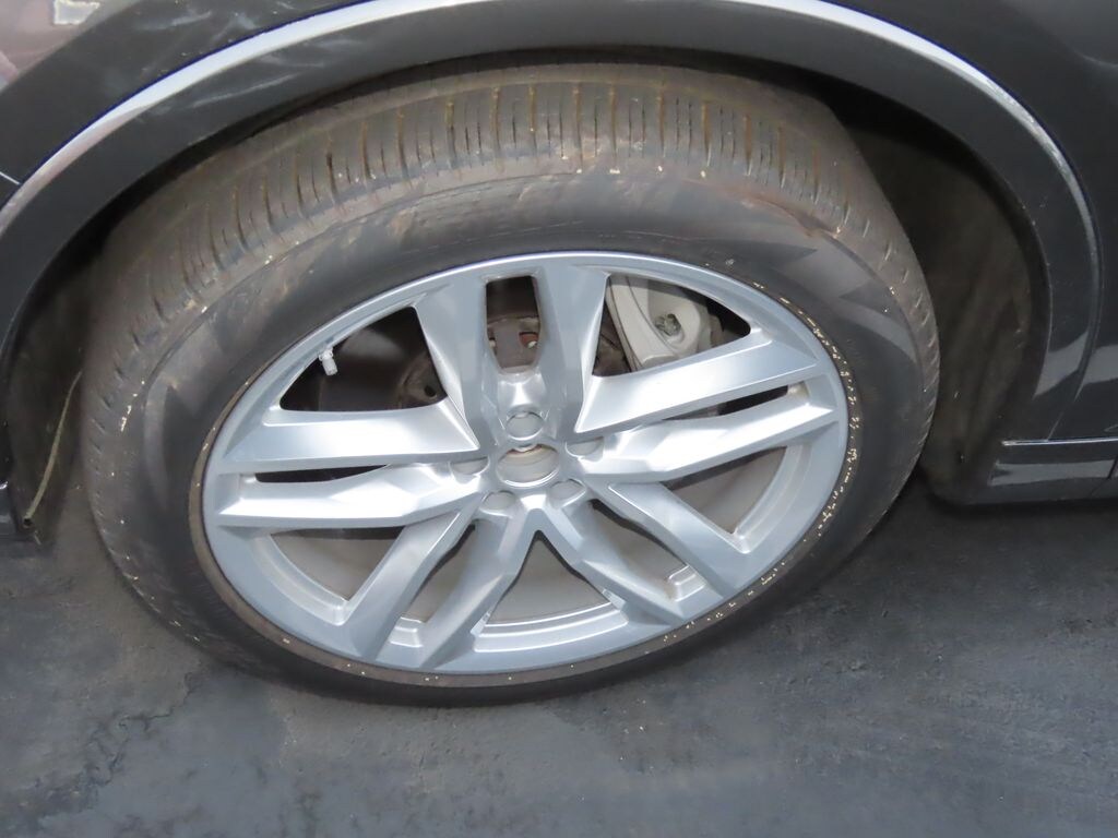 New 2025 Audi Q7 55 Premium SUV