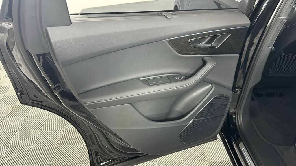 2025 Audi Q7 Prestige - Photo 37