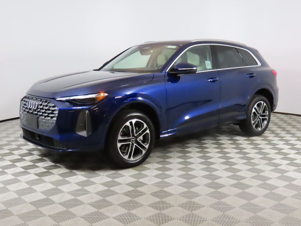 2025 Audi New Q5 Premium's photo