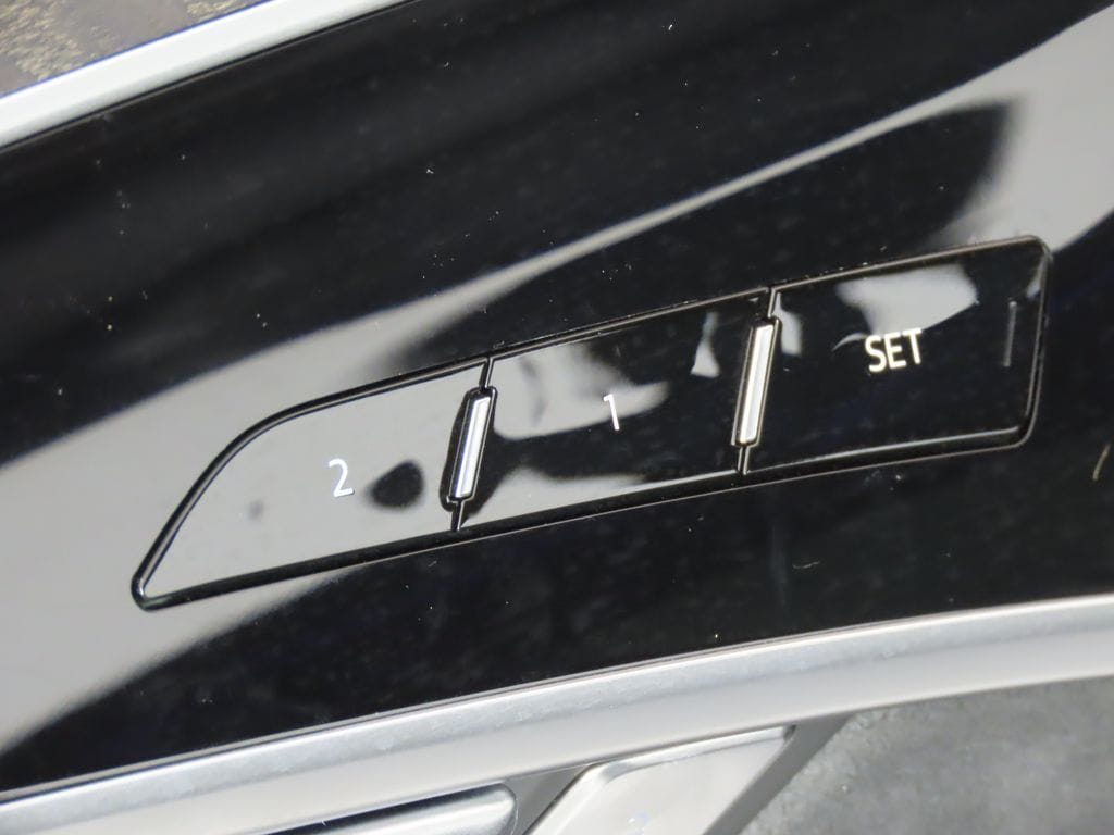 2025 Audi A8 Base - Photo 29