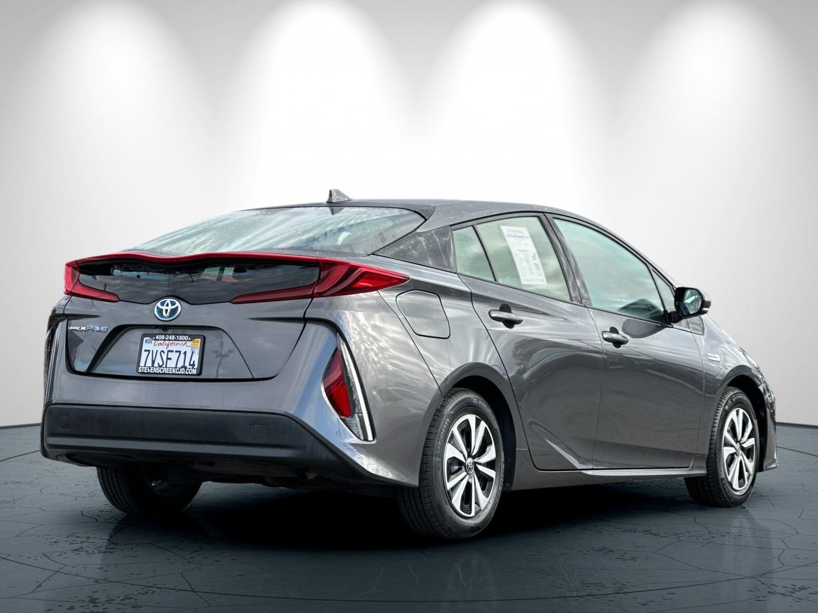 2017 Toyota Prius Prime Premium photo 4