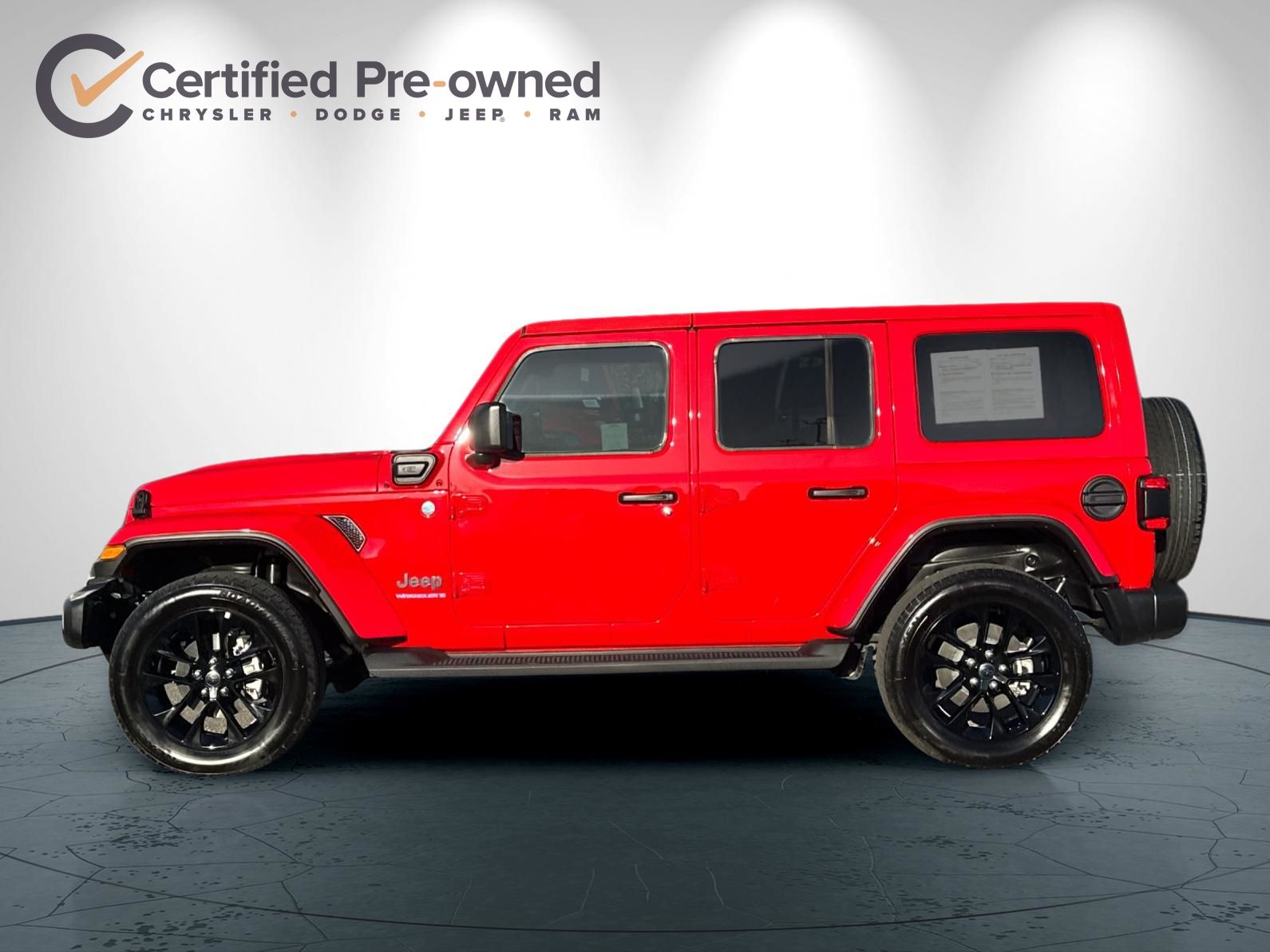 2025 Jeep Wrangler Sahara 4xe photo 6