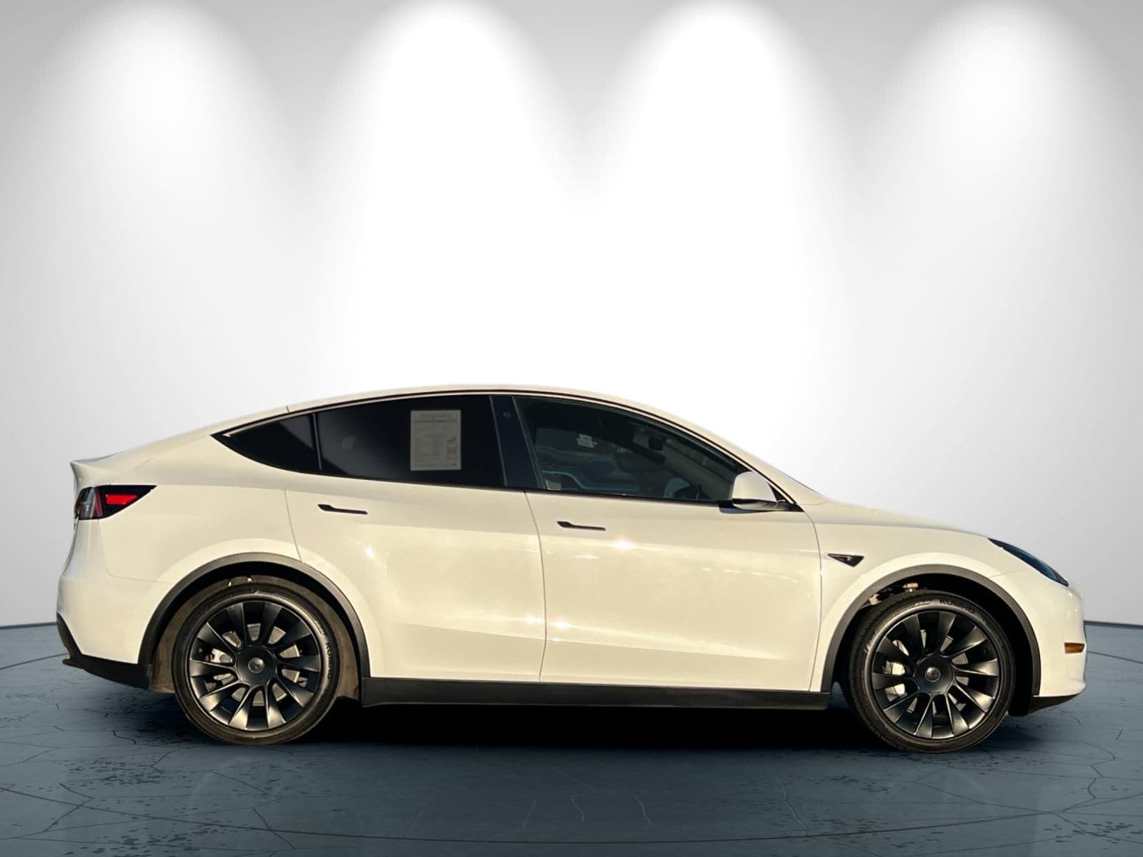 2023 Tesla Model Y Long Range photo 2