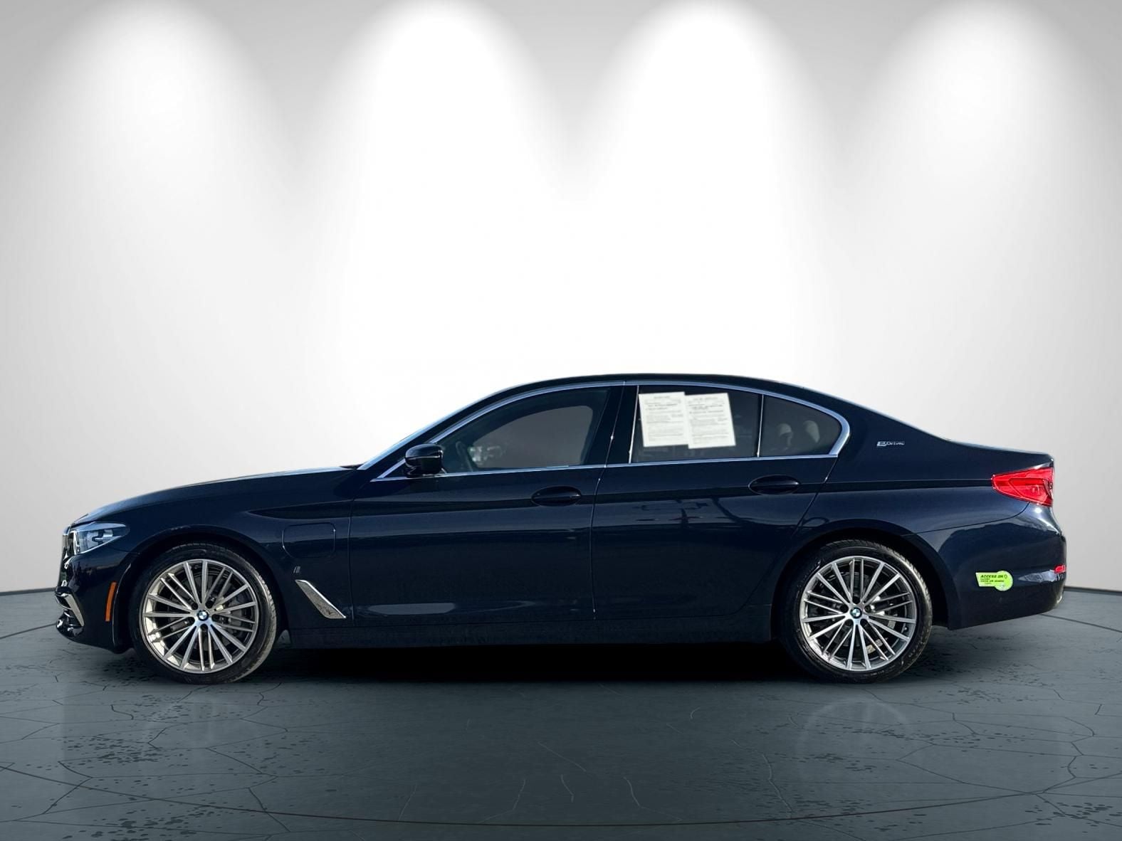 2019 BMW 5 Series 530e iPerformance photo 6