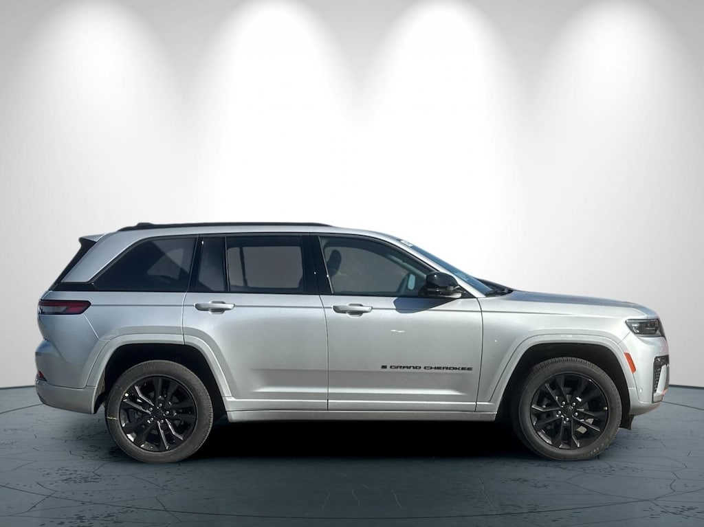 New 2026 Jeep Grand Cherokee LIMITED RESERVE 4X4 Sport Utility