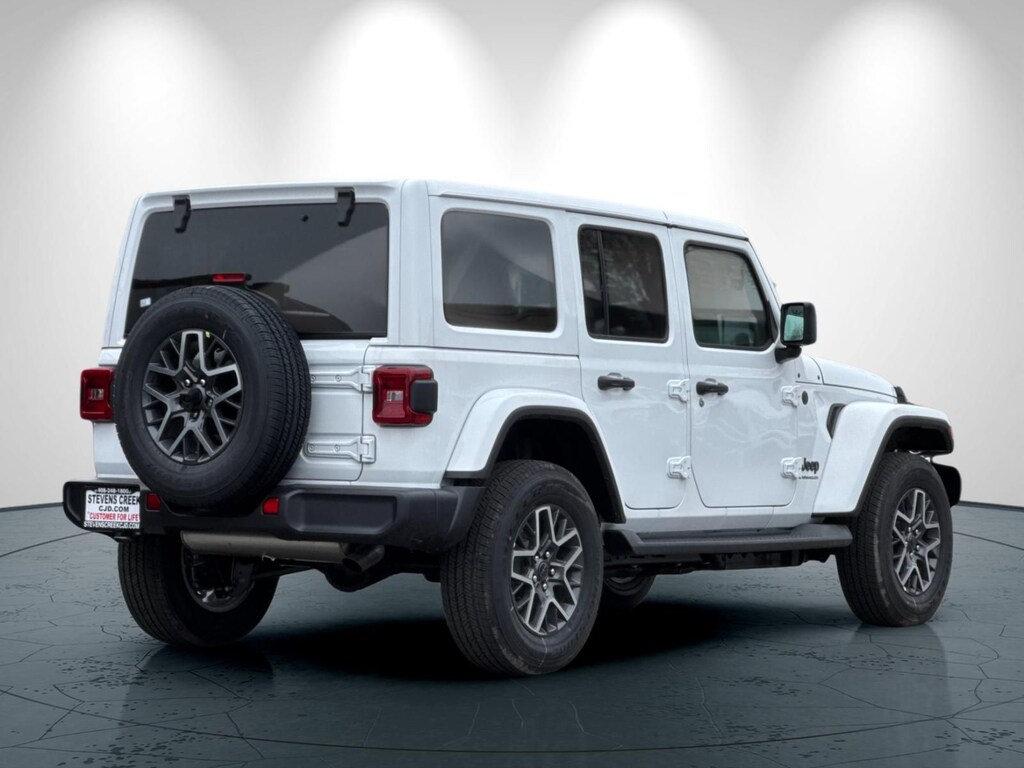 New 2026 Jeep Wrangler 4-DOOR SAHARA Sport Utility