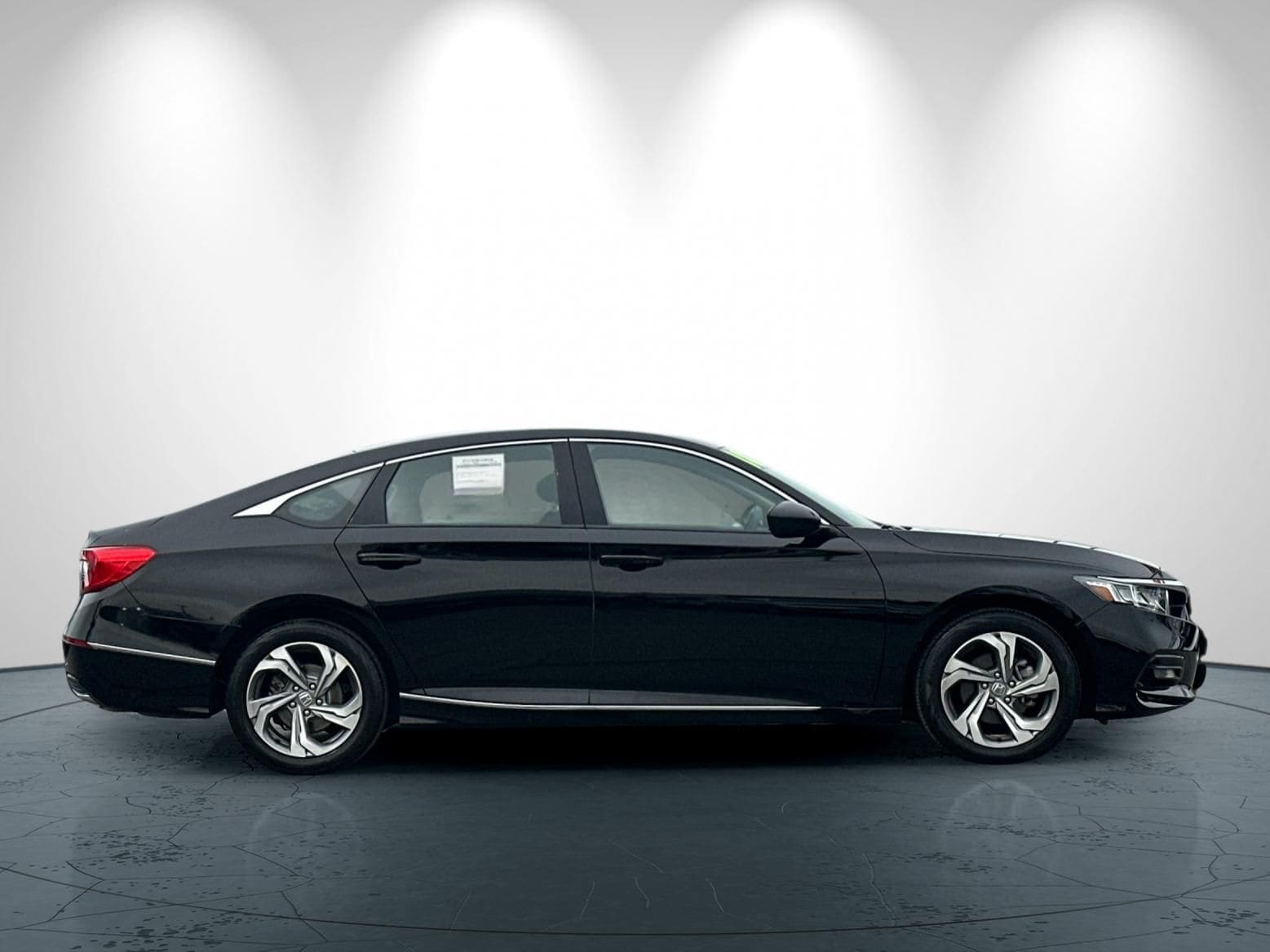 2018 Honda Accord EX photo 2