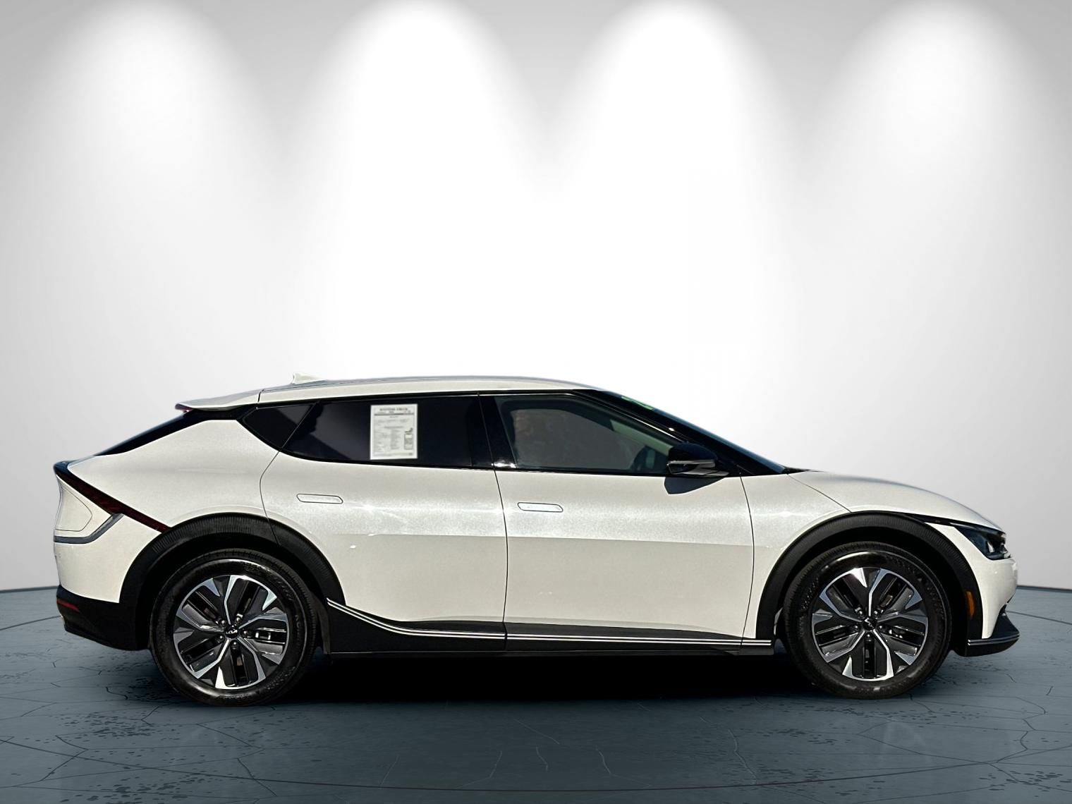 2024 Kia EV6 Light photo 2