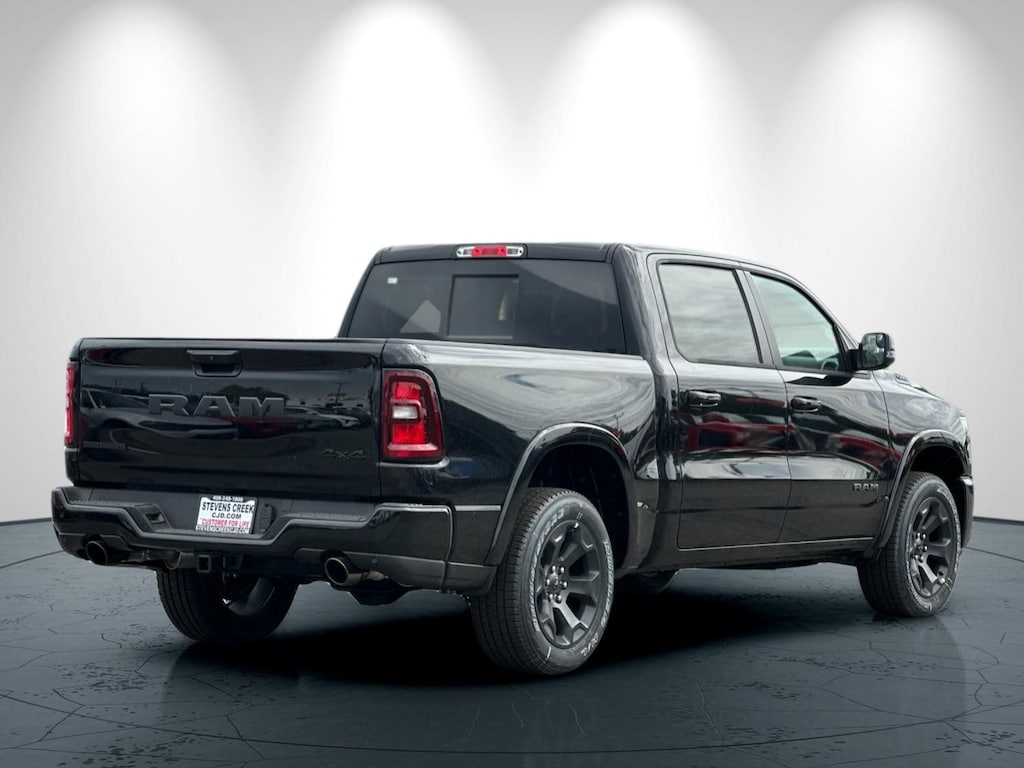 New 2026 Ram 1500 BIG HORN CREW CAB 4X4 5'7 BOX Pickup