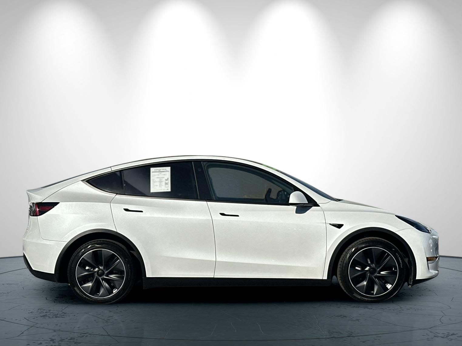 2023 Tesla Model Y Long Range photo 2