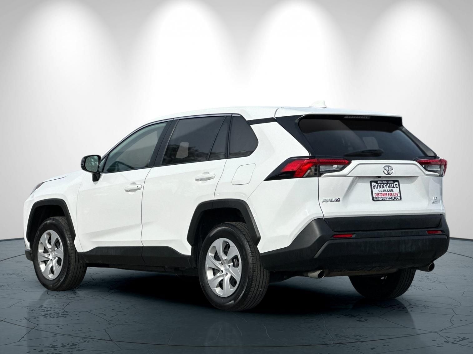 2025 Toyota RAV4 LE photo 5