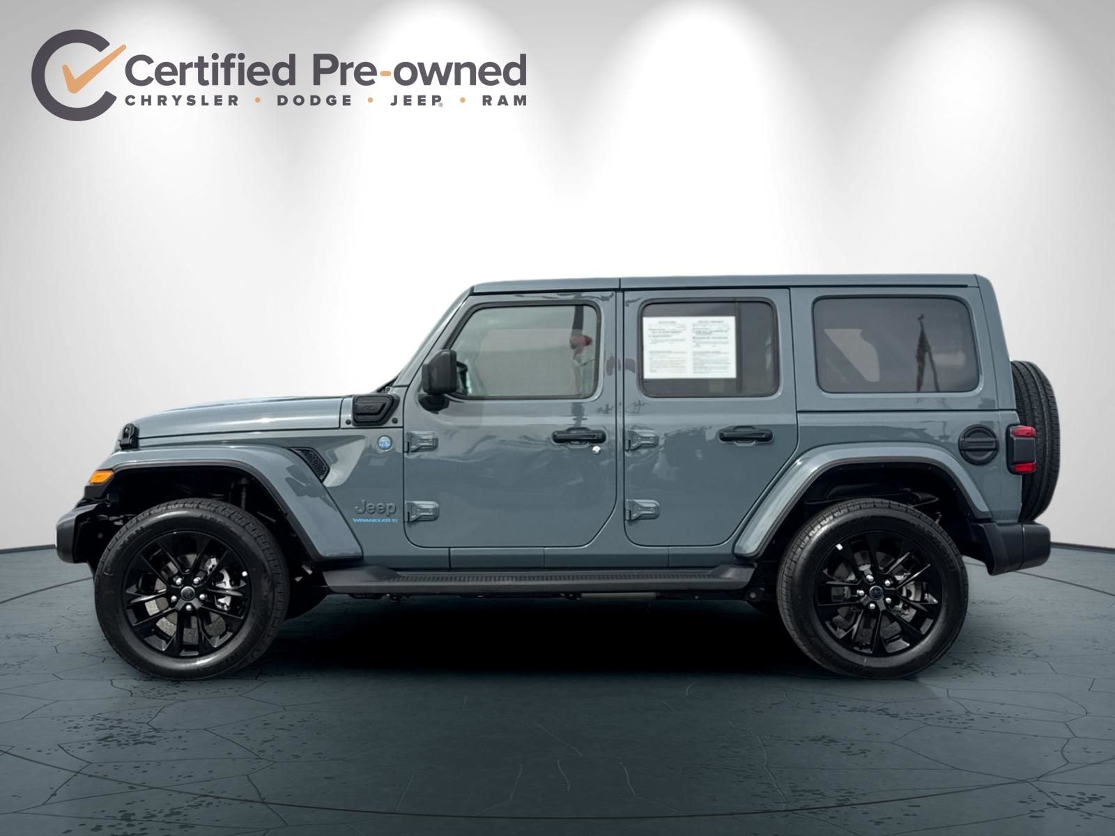 2025 Jeep Wrangler Sahara 4xe photo 6