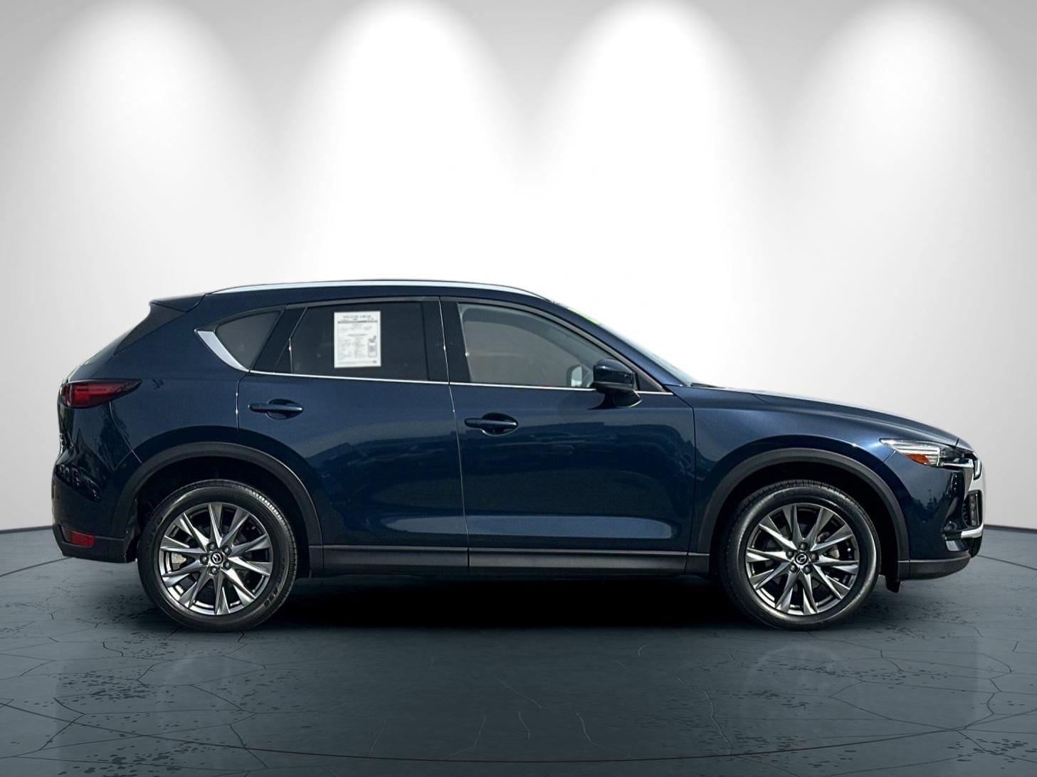 2021 Mazda CX-5 Signature photo 2