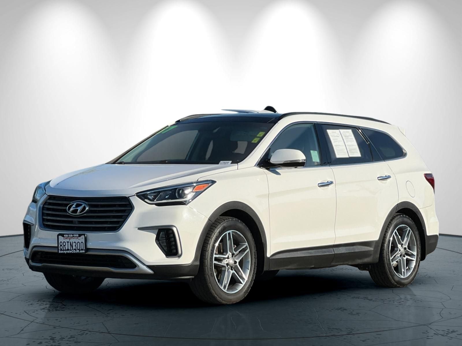 2017 Hyundai Santa Fe SE Ultimate photo 3