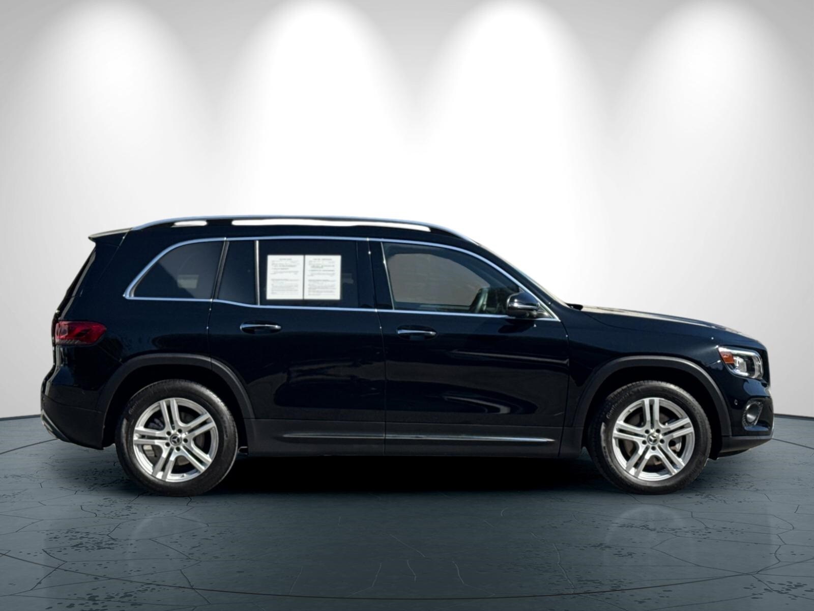 2022 Mercedes Benz GLB 250 4MATIC photo 3