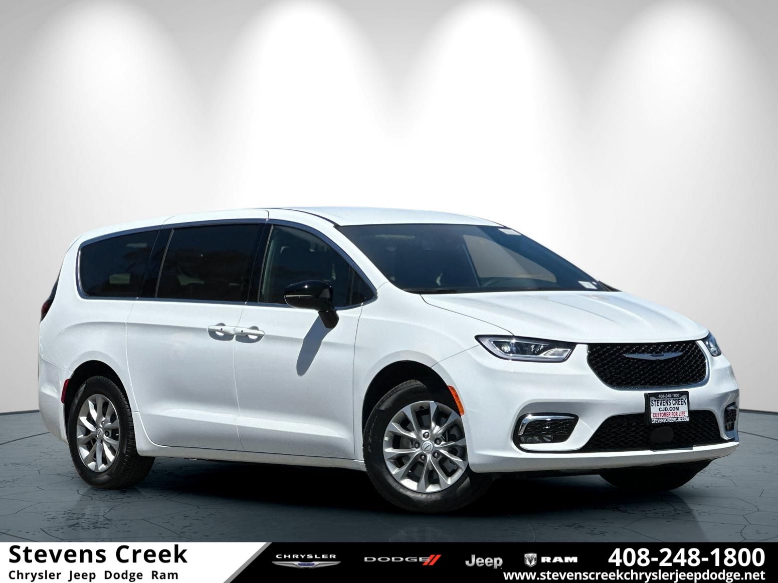 2026 Chrysler Pacifica Select AWD's photo