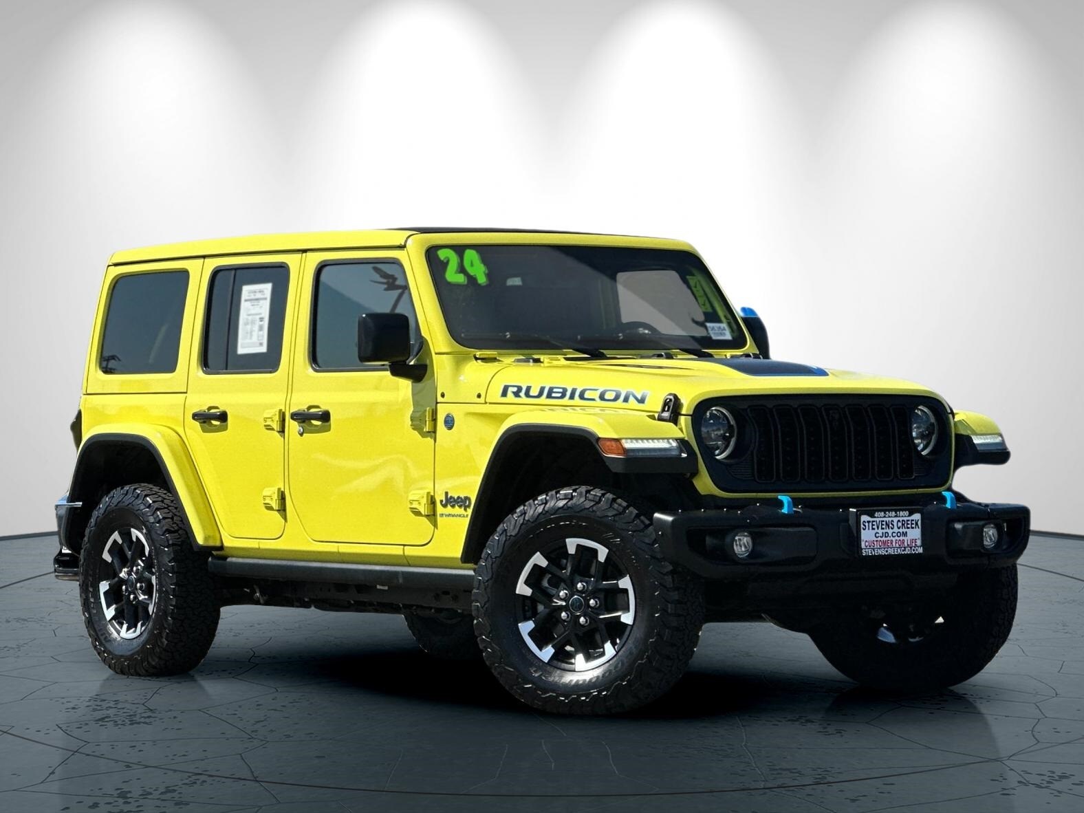 2024 Jeep Wrangler Rubicon 4xe photo 2