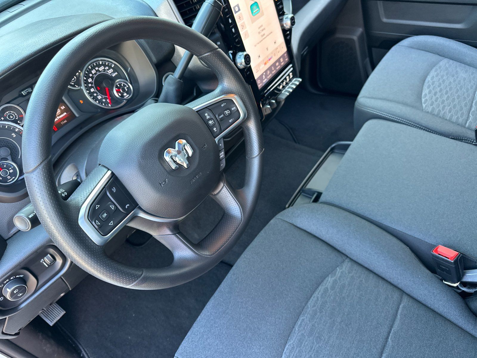 2025 RAM 2500 Tradesman - Photo 10