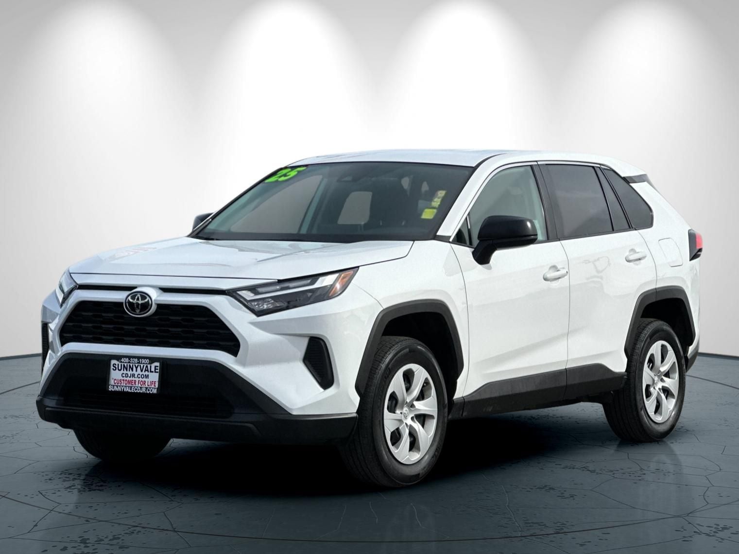 2025 Toyota RAV4 LE photo 3