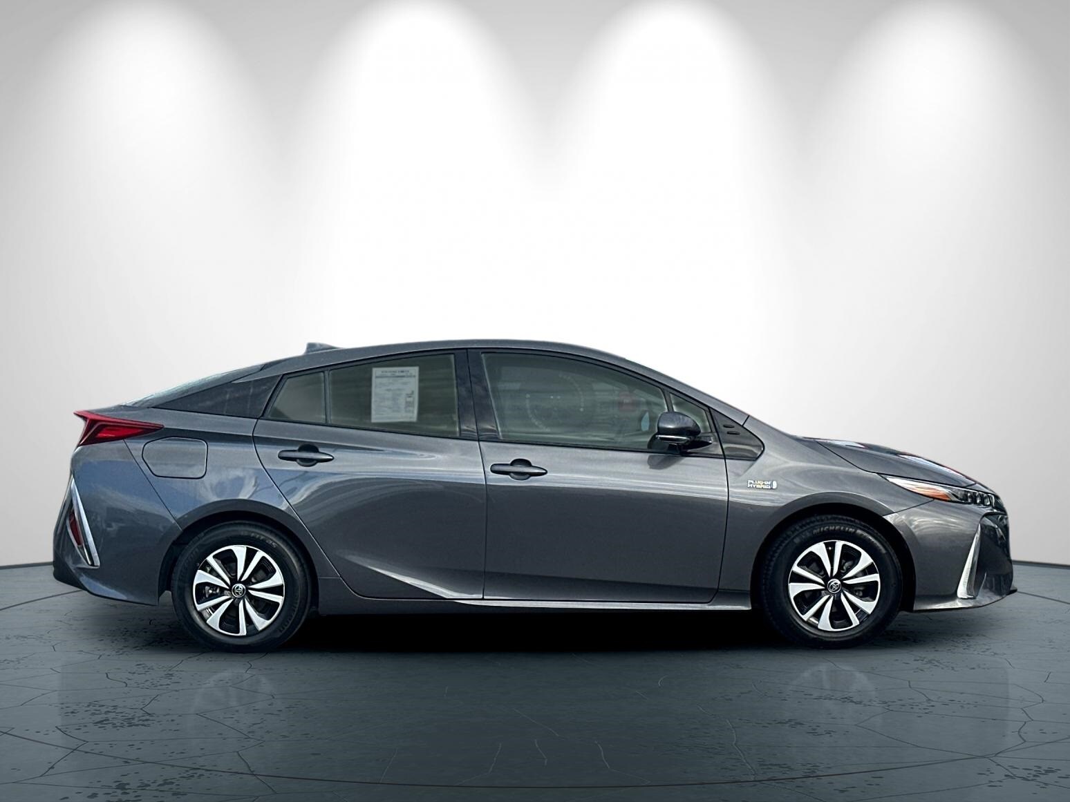 2017 Toyota Prius Prime Premium photo 3