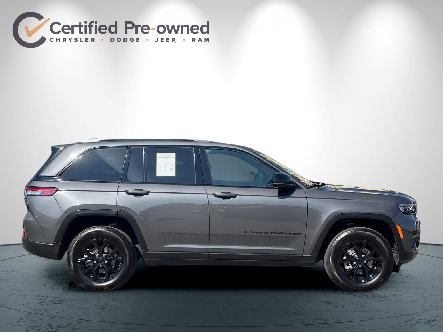 2025 Jeep Grand Cherokee Altitude X photo 2