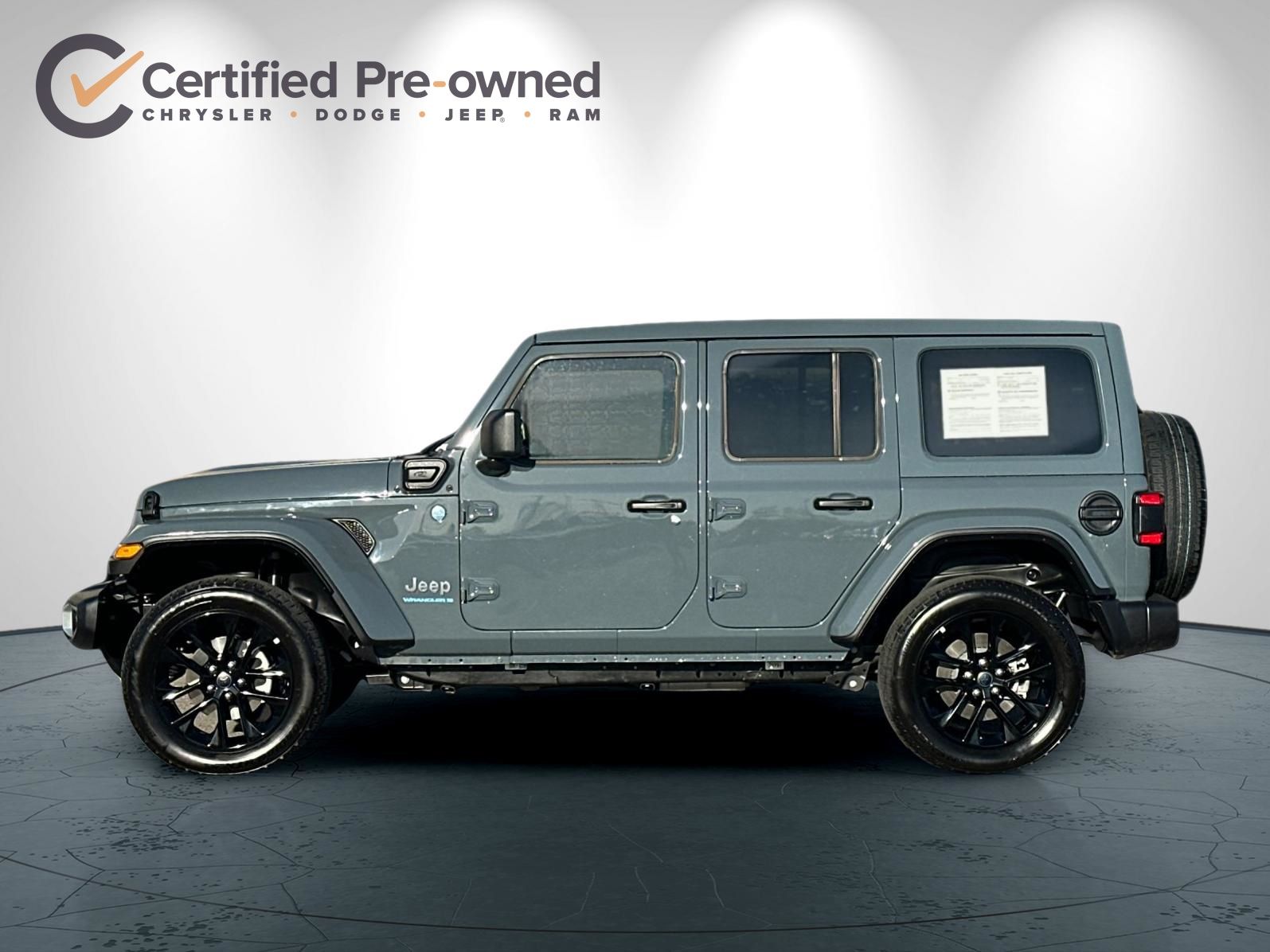 2025 Jeep Wrangler Sahara 4xe photo 6