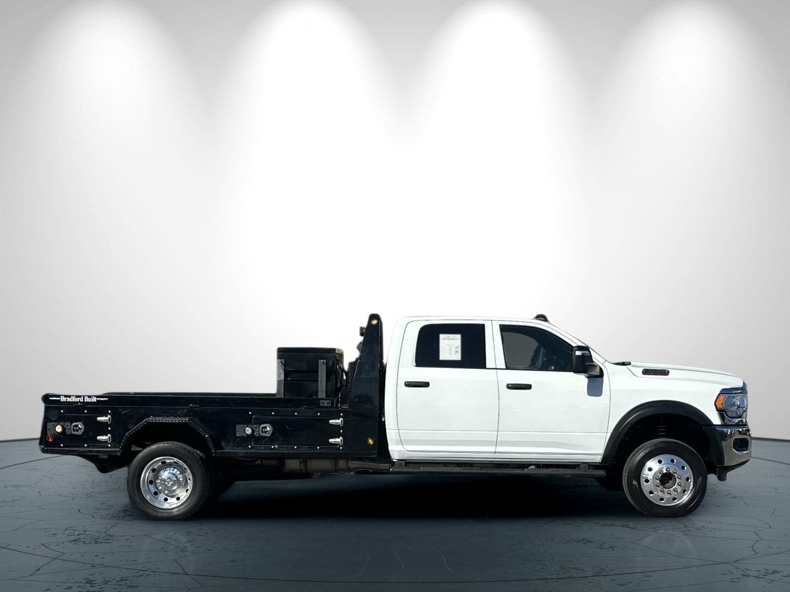2024 Ram 4500HD Tradesman photo 2