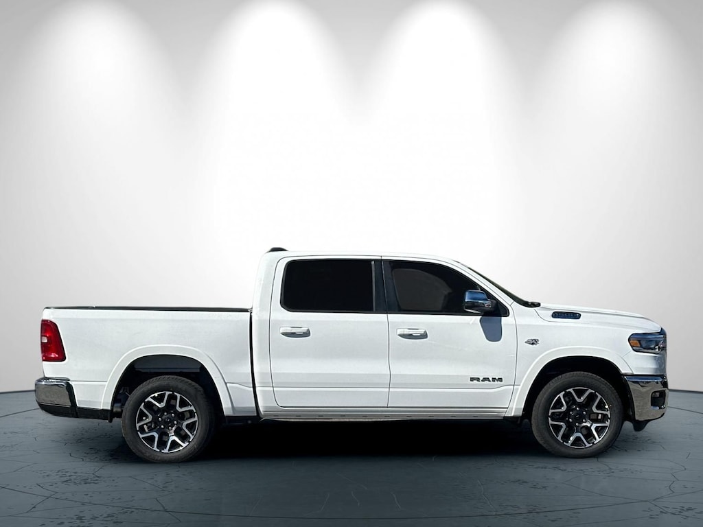 New 2026 Ram 1500 LARAMIE CREW CAB 4X4 5'7 BOX Pickup