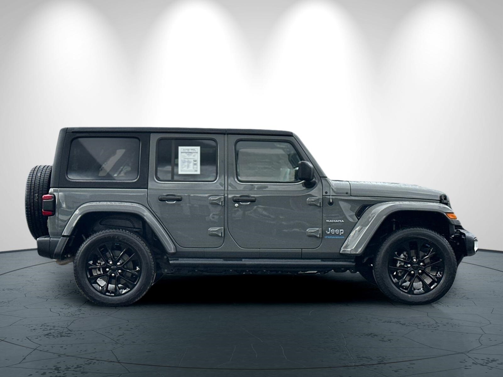 2023 Jeep Wrangler Sahara 4xe photo 3