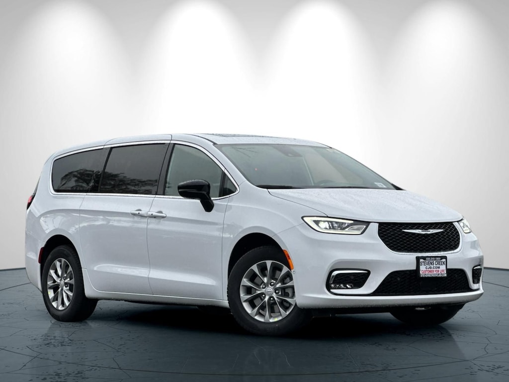 New 2026 Chrysler Pacifica LIMITED AWD Passenger Van