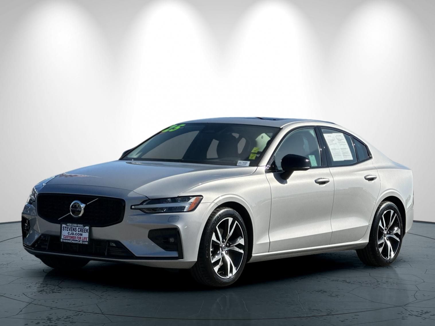 2025 Volvo S60 B5 Core photo 3