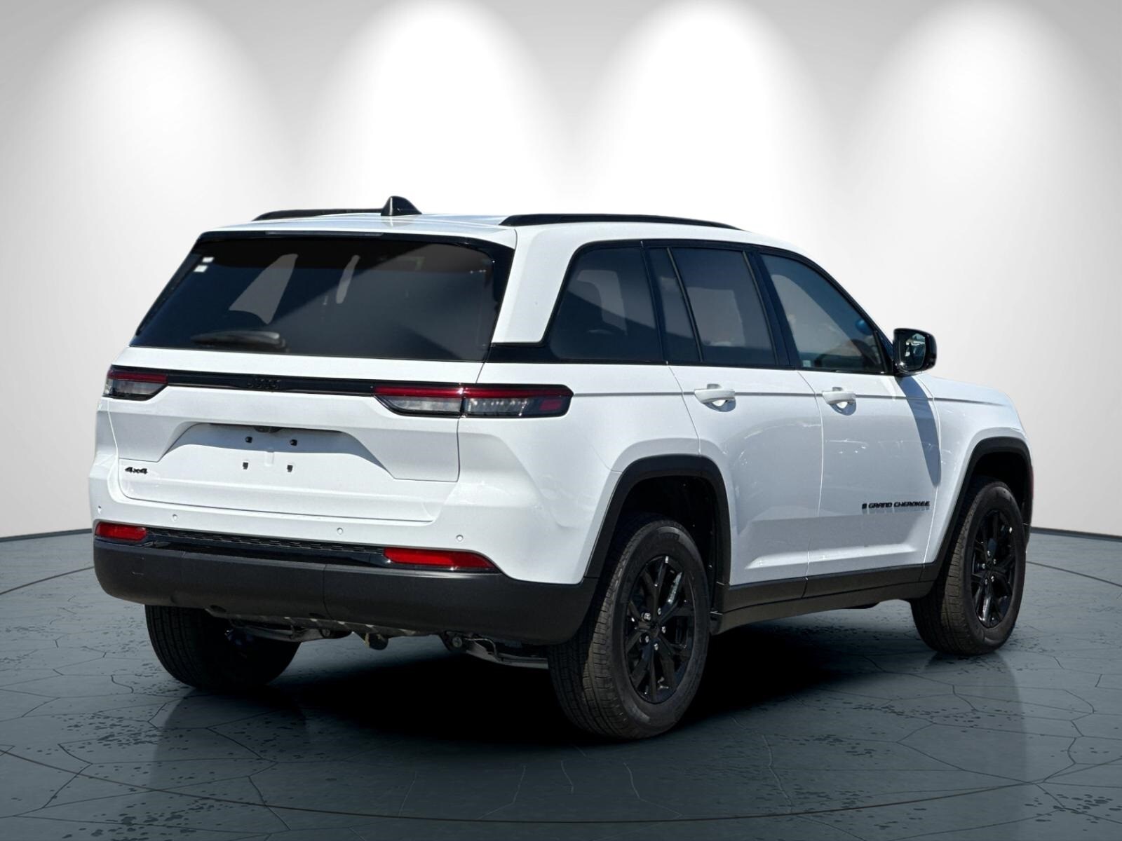 2025 Jeep Grand Cherokee Altitude photo 4