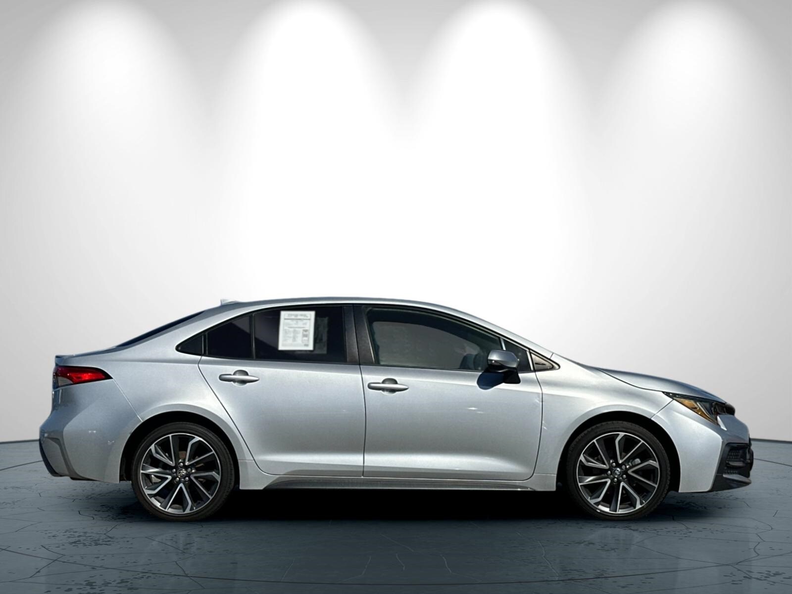 2022 Toyota Corolla SE photo 3