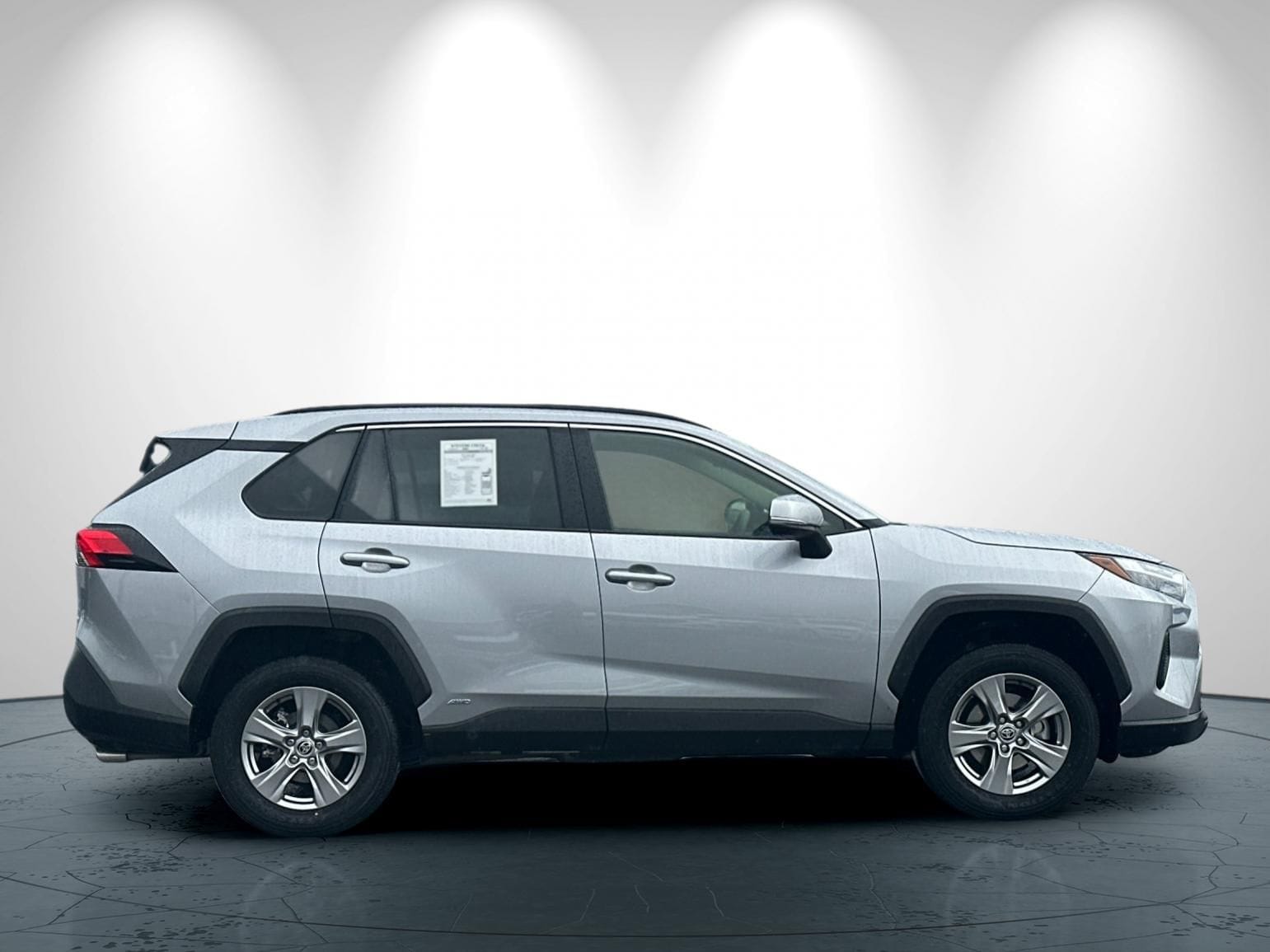 2023 Toyota RAV4 Hybrid XLE photo 2