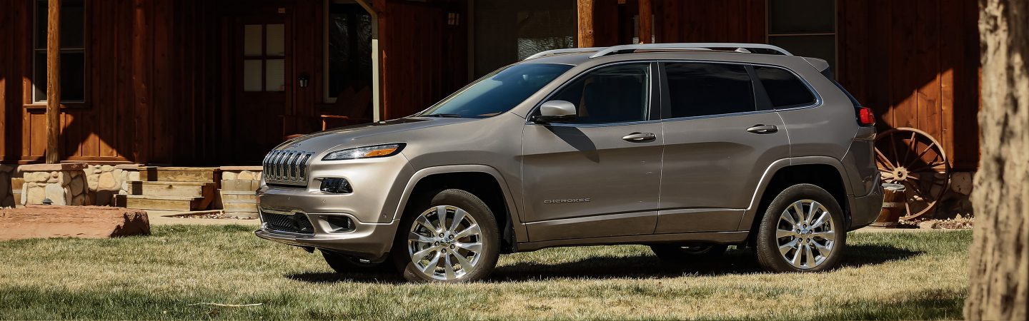 2018-JEEP-Cherokee-VLP-Exterior-Pillar-Overland-Three-Quarter.jpg.image.1440.jpg