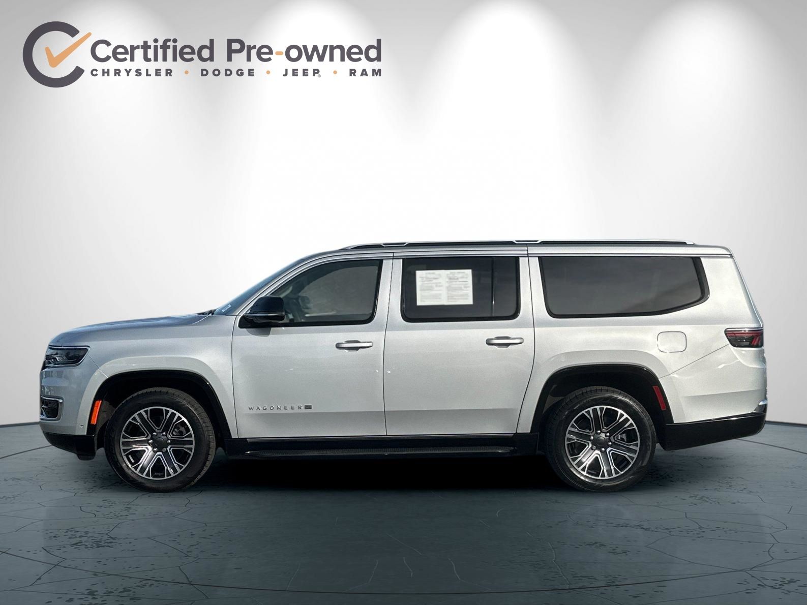 2023 Jeep Wagoneer L Base photo 6