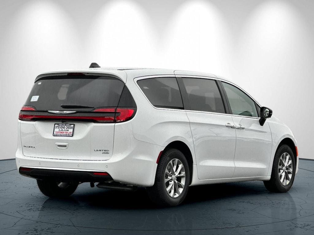 New 2026 Chrysler Pacifica LIMITED AWD Passenger Van