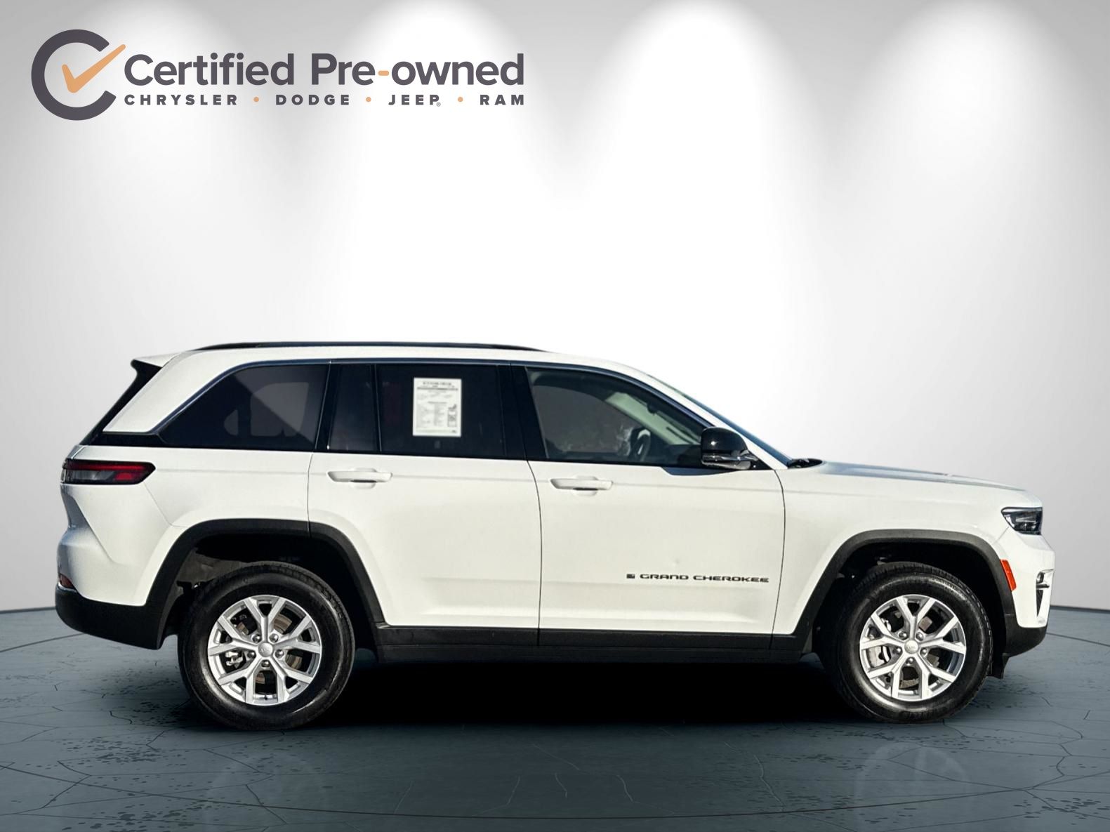 2023 Jeep Grand Cherokee Limited photo 2