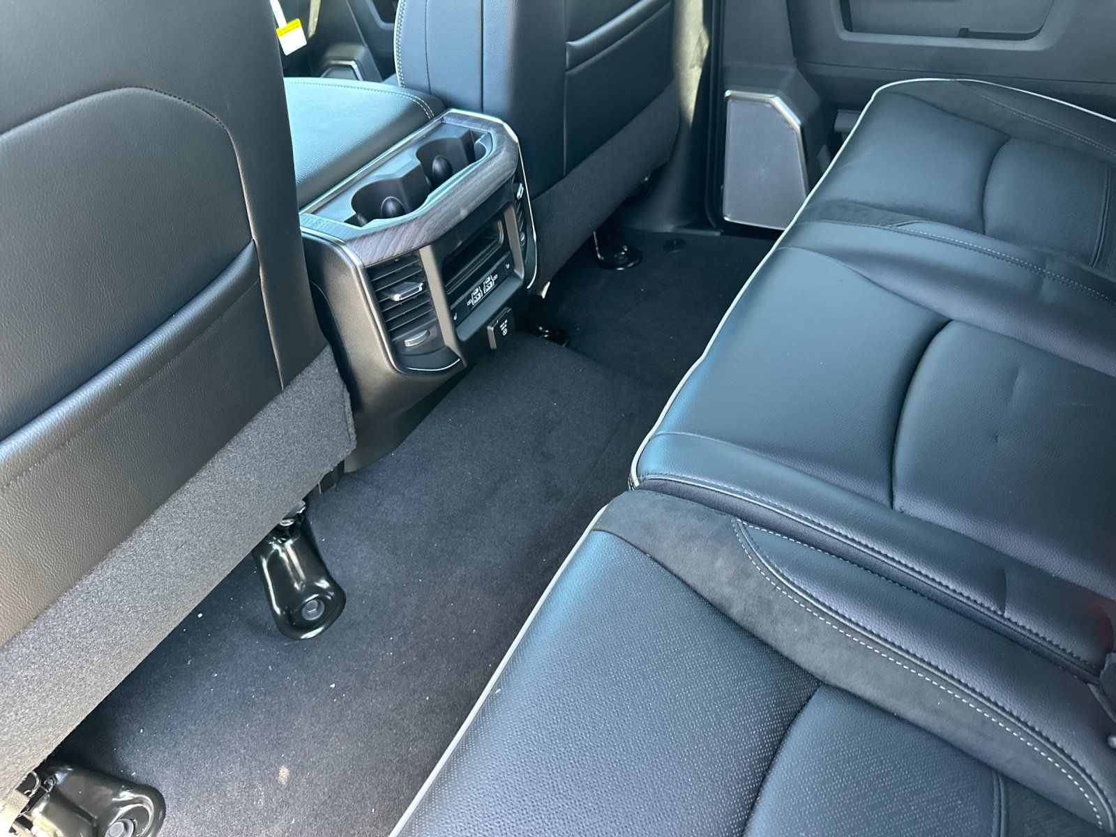 2026 RAM 2500 Laramie - Photo 12