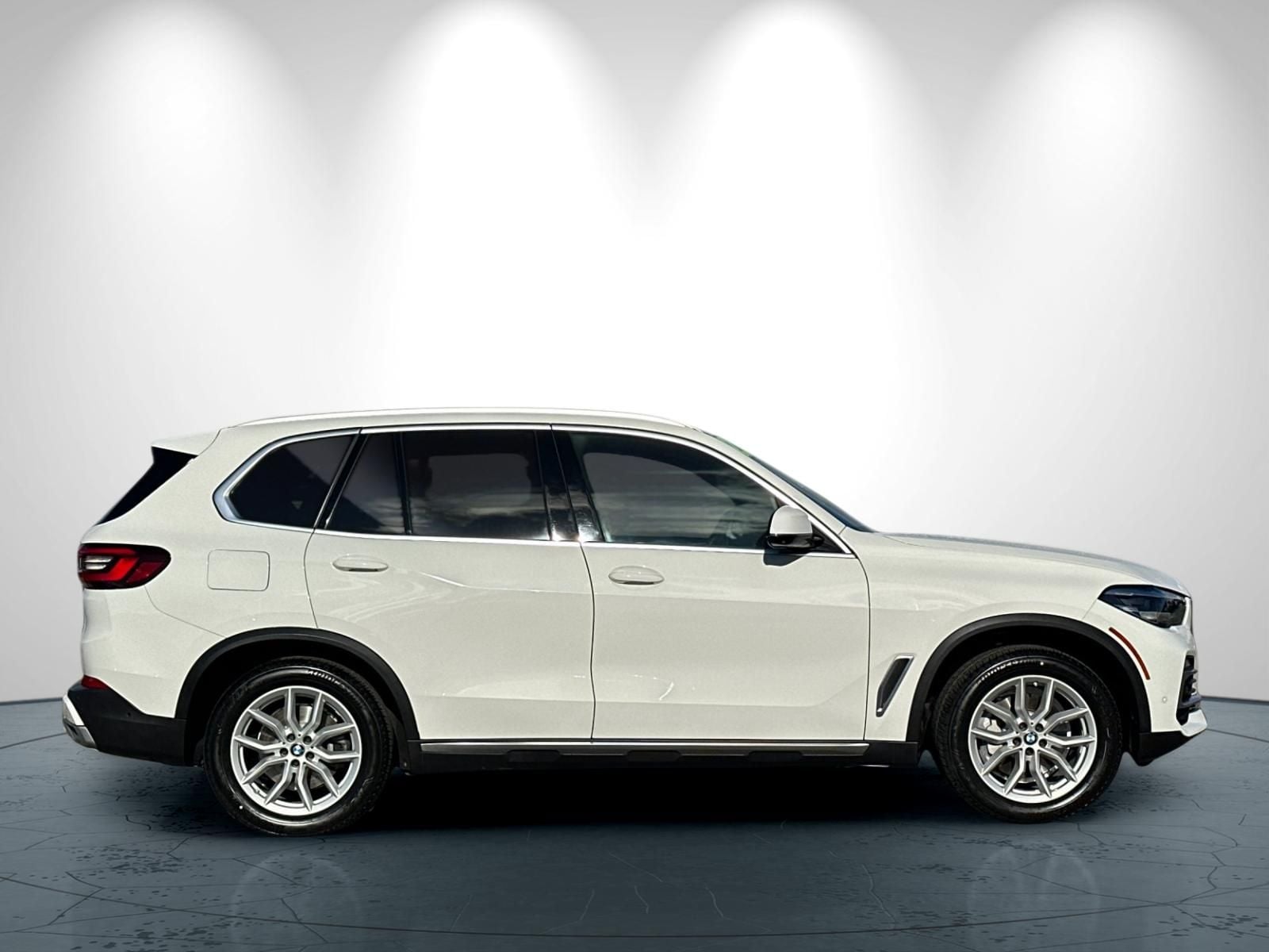 2021 BMW X5 sDrive40i photo 2