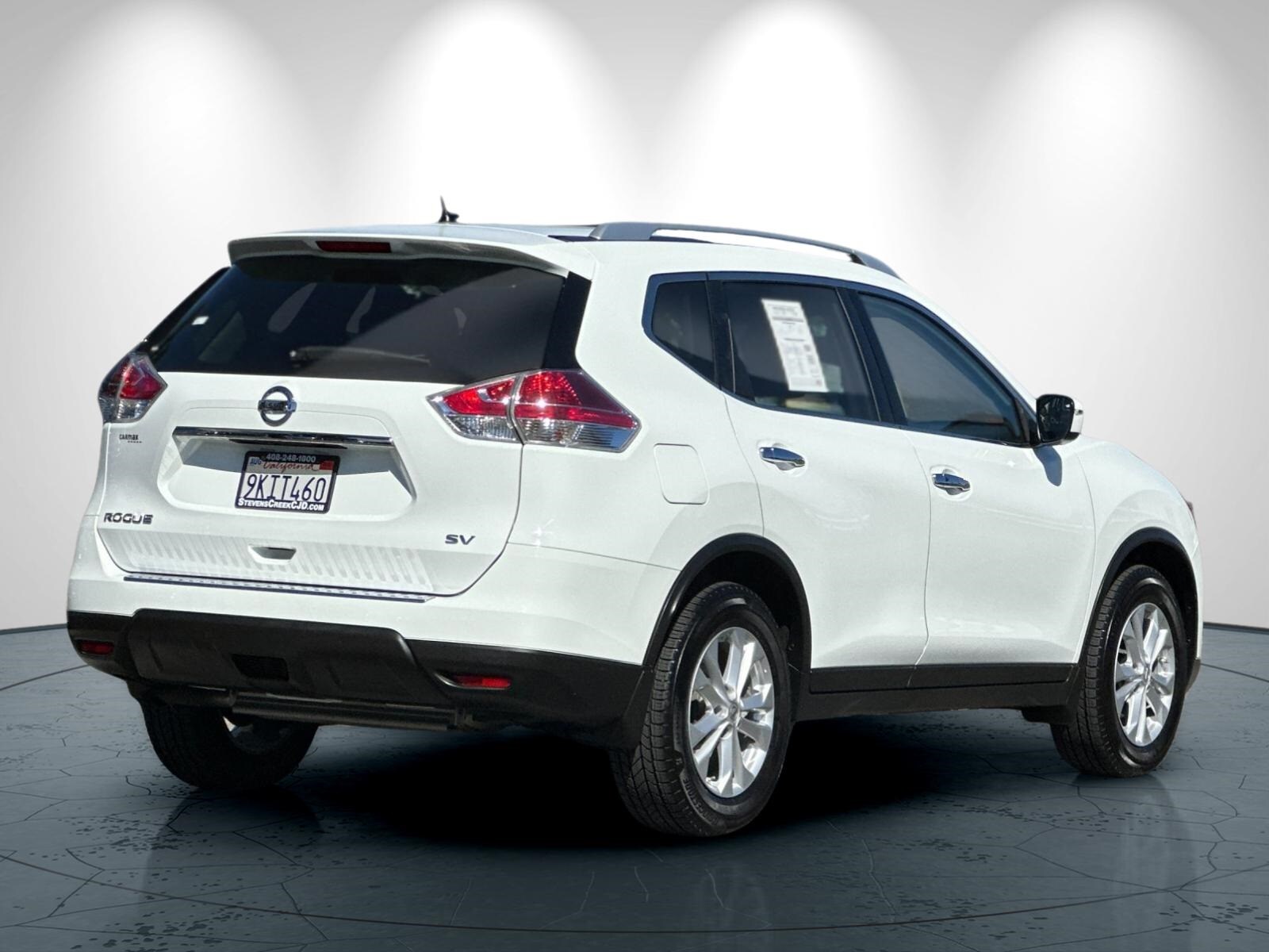 2016 Nissan Rogue SV photo 3