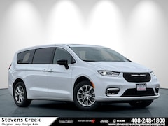 2026 Chrysler Pacifica LIMITED AWD Passenger Van