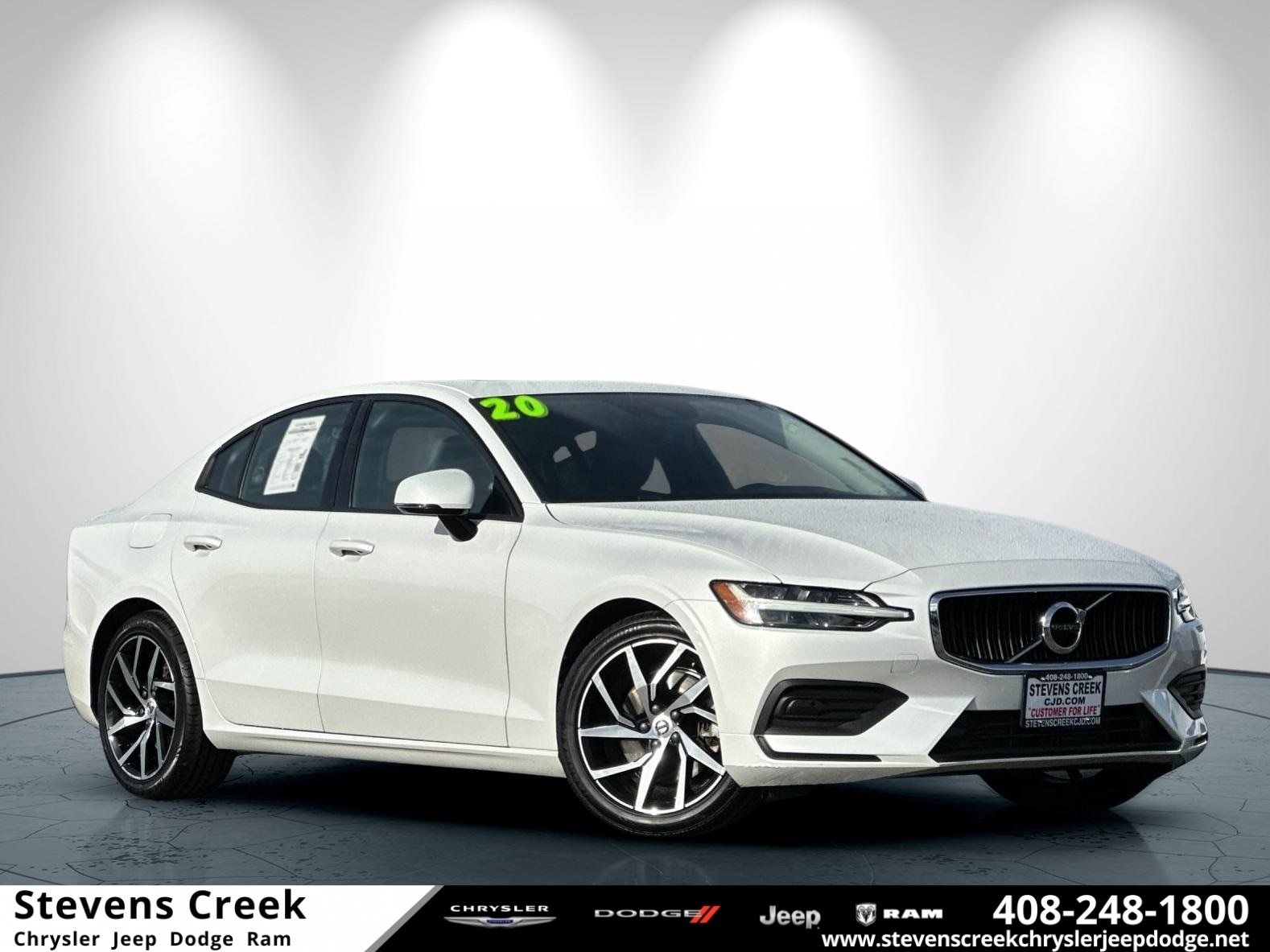 2020 Volvo S60 Momentum's photo