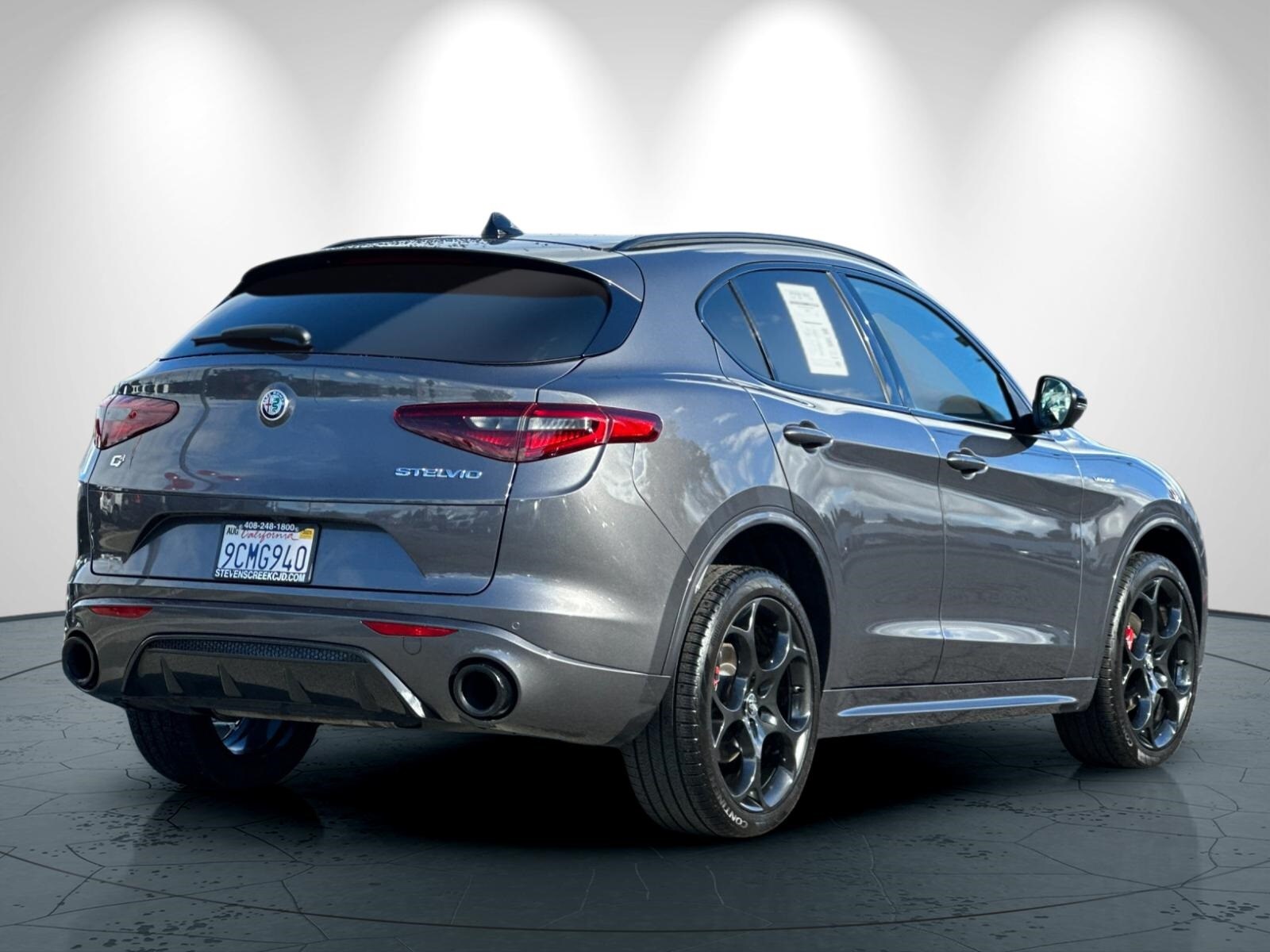 2022 Alfa Romeo Stelvio Ti Sport photo 4