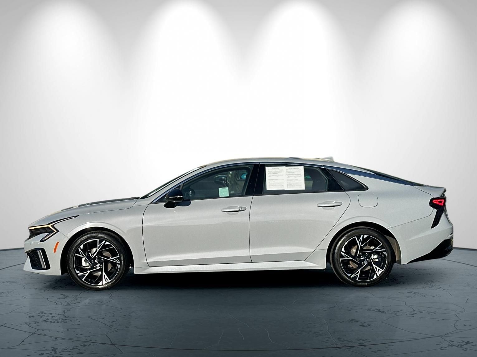 2025 Kia K5 GT-Line photo 6