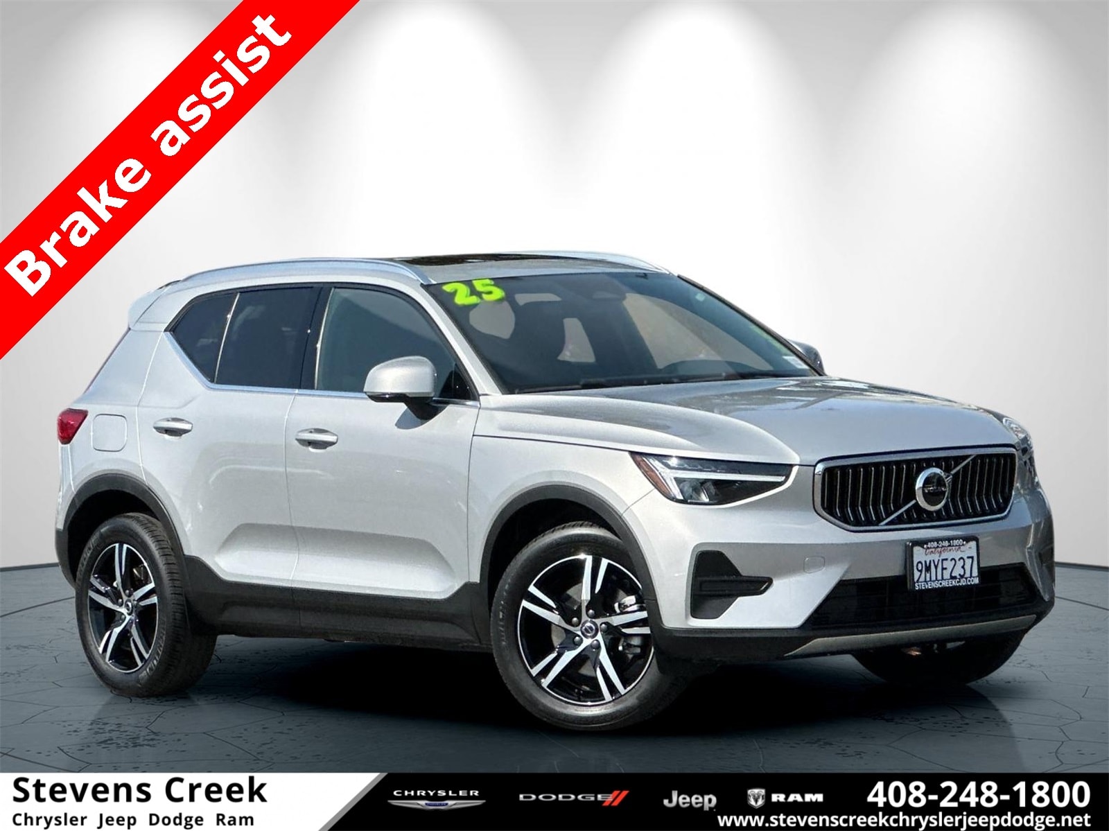 2025 Volvo XC40 Core