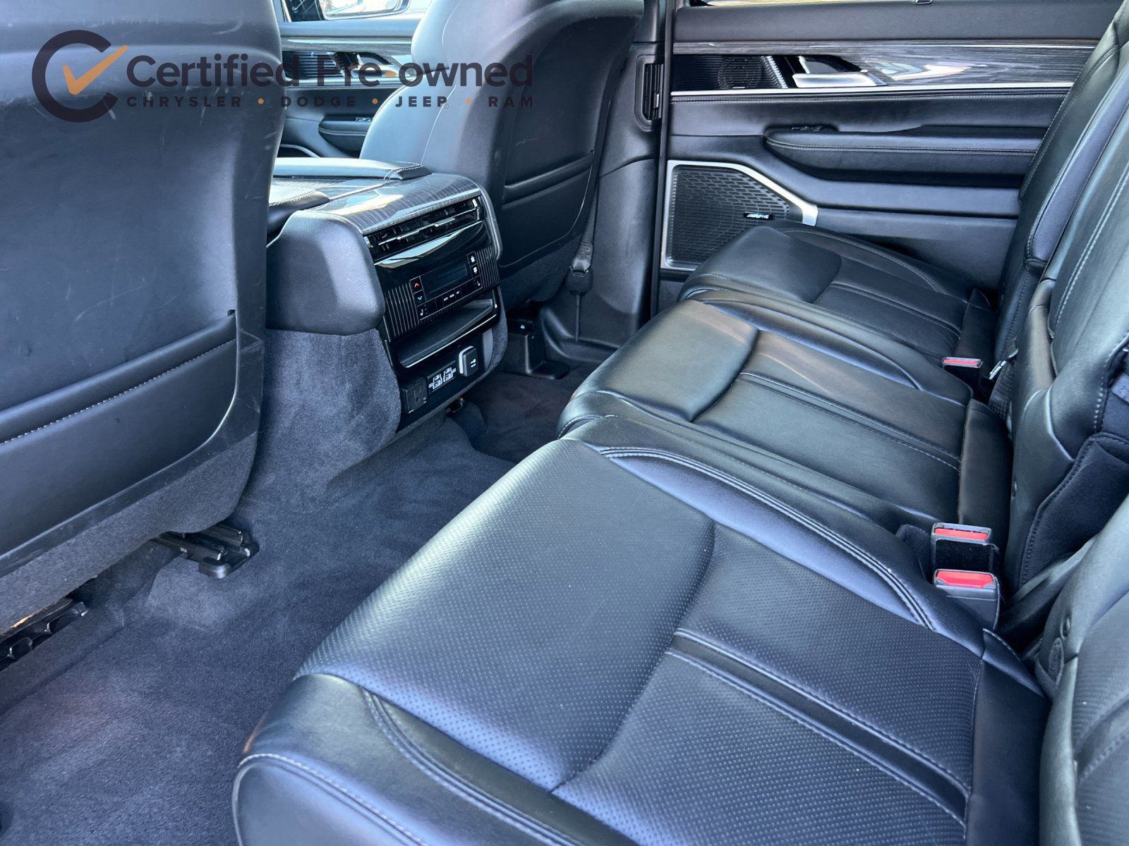 2022 Jeep Wagoneer Series II - Photo 13